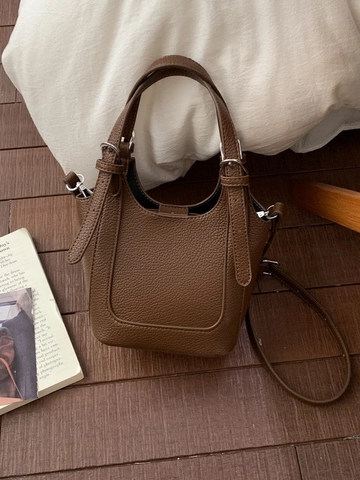 Sac Seau en Cuir PU de Style Coréen pour Femmes Motif Litchi Rétro Sac à Bandoulière avec Pendentif Ours