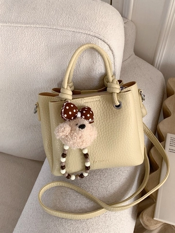 Sac à Épaule Femme en Cuir PU à Grains Avec Pendentif Chien en Peluche Sangle Réglable Fermeture Éclair Sac Carré Quotidien