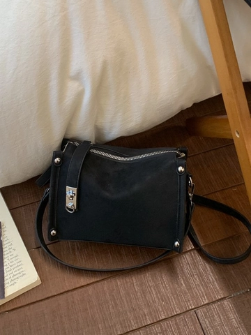 Minimalist PU Leather Baguette Bag For Women Retro Rivet Decor Solid Color Small Shoulder Crossbody Bag With Adjustable Strap