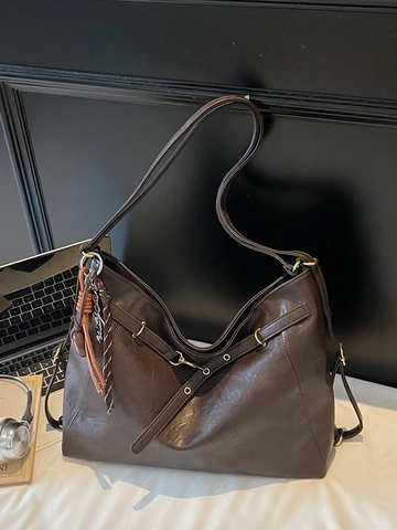Damen Große Kapazität Weichem PU Leder Tragetasche Minimalistisch Vintage Schulter Pendeln Achselhöhle Tasche Mit Anhänger Zubehör