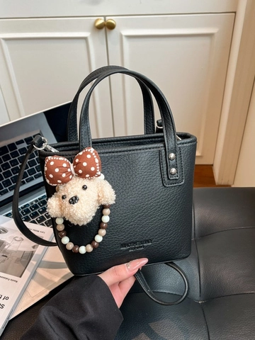 Sac Seau en Cuir PU Mode pour Femmes Texture Litchi Minimaliste Sac à Main Bandoulière Avec Breloque Peluche