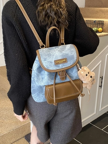 Sac à Dos en Cuir PU Rétro pour Femmes Grande Capacité Cordon de Serrage Patchwork Sac d'École Avec Pendentif Ours Couleur Contrastée