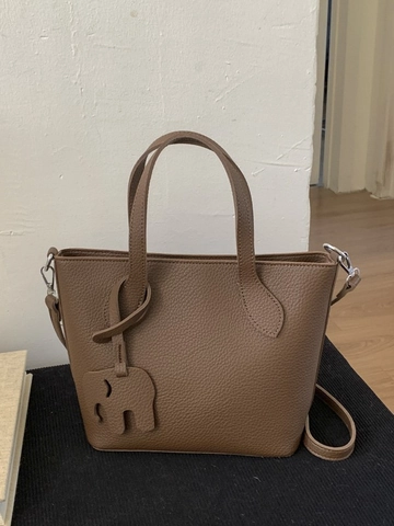 Nischen-Kieselleder-Textur PU Beuteltasche Für Damen Mode Elefanten-Anhänger Unterarmtasche Große Kapazität Schulter-Umhängetasche