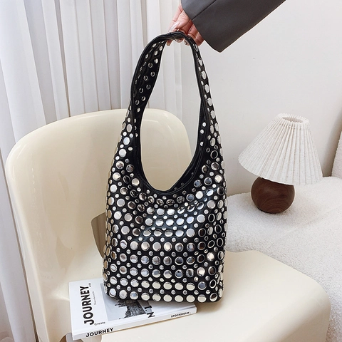 Western Retro Punk Studded Hobo Bag For Women Synthetic Leather Rivet Underarm Shoulder Bag Fashion Solid Color Large Tote Bag