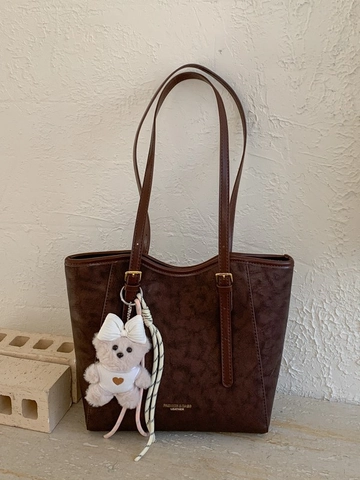 Large Capacity PU Leather Tote Bag For Women Retro Minimalist Commuting Shoulder Bag With Bear Pendant School Handbag