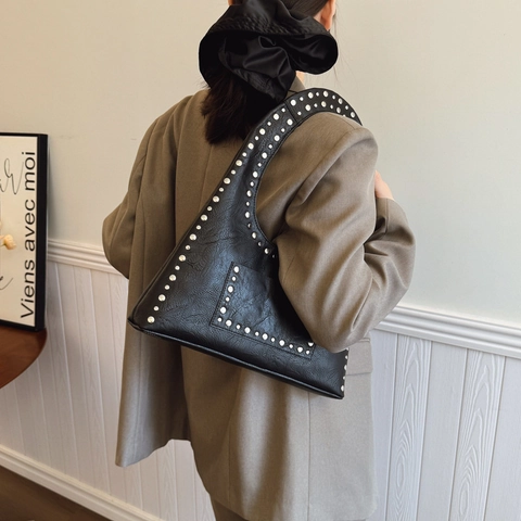 Sac à Bandoulière Vintage à Rivets Femmes Rétro Cuir PU Sac Sous le Bras Hobo Grande Capacité Fourre-tout Style Punk