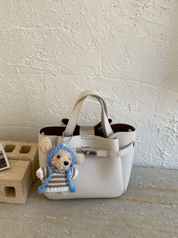 Borsa a Spalla Vintage in PU con Texture Litchi per Donna con Ciondolo a Orsetto Elegante Design a Secchiello per Pendolari