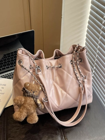 Damen Gesteppte PU Leder Schultertasche Glänzendes Rautenmuster Eimer Tote Tasche Mit Kette Und Bärenanhänger Alltagstasche
