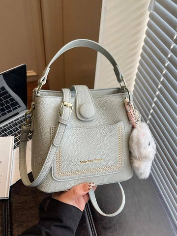Sac Seau en Cuir PU Rétro Coréen pour Femmes Navetteur Quotidien Motif Litchi Piqué Sac à Bandoulière Avec Pendentif Chien en Peluche