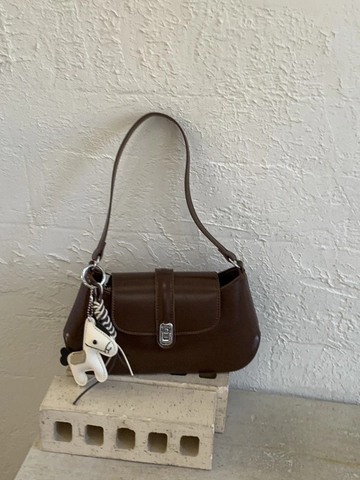 Vintage Women PU Leather Underarm Shoulder Bag With Horse Charm Decoration Solid Color Flip Bag With Metal Lock