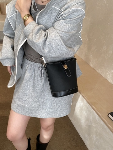 Bolso de Cubo para Mujer de Cuero PU de Color Contraste Estilo Retro Bolso Bandolera Con Cerradura de Metal Costura Decorativa Moda