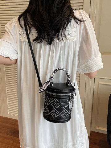 Borsa a Secchiello Cilindrica in Pelle PU Donna Con Motivo Geometrico Manico Avvolto in Sciarpa Tracolla alla Moda