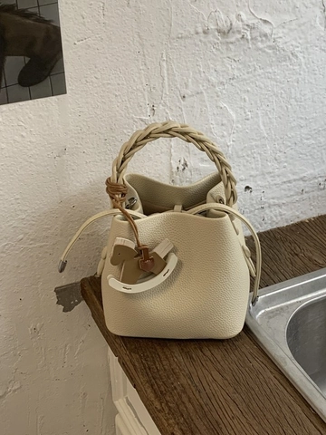 Bolso Cubo de Cuero PU para Mujer Minimalista Grano de Lichi Bolso de Mano Con Asa Tejida Colgante de Caballito Bolso Bandolera