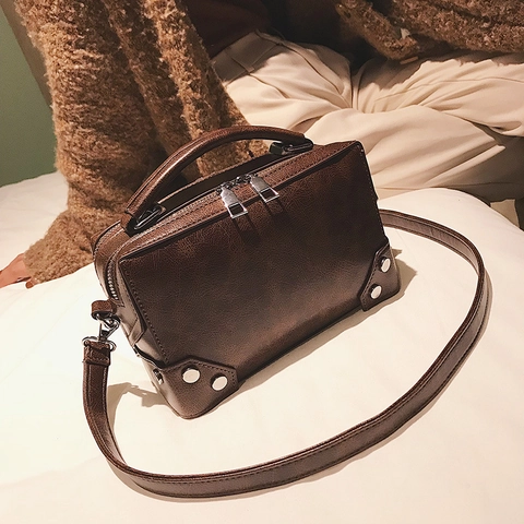 Borsa a Scatola in Pelle PU Retrò Borsa a Mano Donna Borsa a Tracolla Decorazione Rivetti Chiusura a Cerniera Piccola Borsa