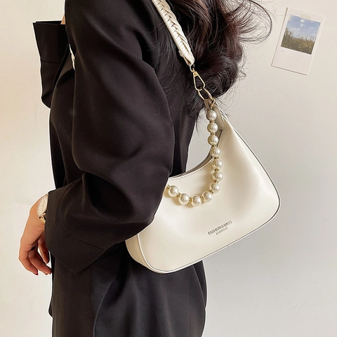 Bolso Hobo de Media Luna de Cuero PU para Mujer Con Asa de Perlas Artificiales Grandes Bolso de Hombro con Estampado de Letras de Moda