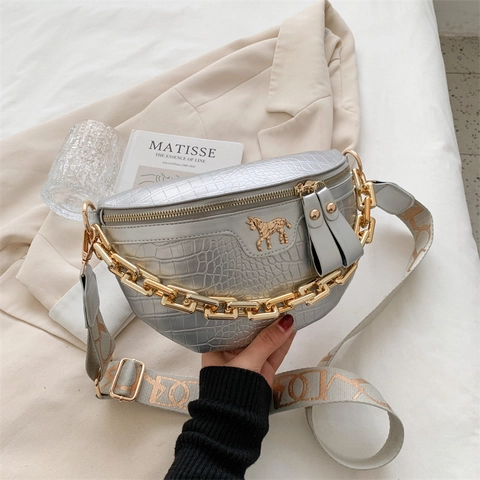 Sac en Bandoulière Femme PU Motif Crocodile Mode Chaîne en Or Sac de Taille Avec Large Bandoulière Alphabet Poitrine