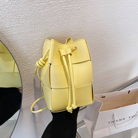 Bolso Cubo Trenzado de Cuero PU para Mujer Estilo Coreano Color Sólido Cordón Bolso Bandolera Pequeño Bolso de Hombro Versátil