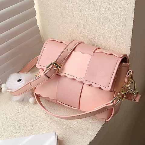 Damen Gewebte PU Leder Unterarmtasche Wellenkanten Schulter Umhängetasche Mit Plüsch Anhänger Mode Hobo Handtasche