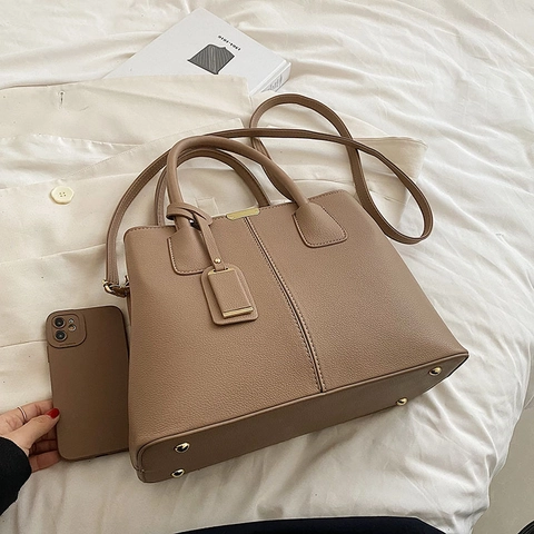 Bolso Tote de Mujer Simple en Cuero PU con Patrón de Lichi Bolso de Hombro para Diario Bolso de Mano con Colgante Oro