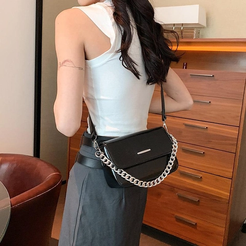Fashion PU Leather Crossbody Bag For Women Trendy Chain Decoration Shoulder Bag Metallic Gloss Underarm Small Square Bag