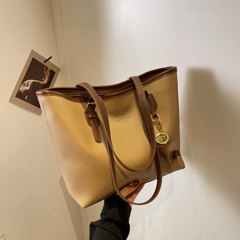Damen Große Kapazität PU Leder Einkaufstasche Vintage Pendler Umhängetasche Mit Elefantenanhänger Kontrastfarbe Mode Handtasche