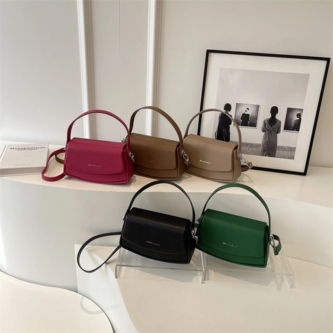 Minimalistische Damen PU Leder Kleine Quadratische Tasche Mit Gekörnte Textur Buchstabendruck Umhängetasche Für Den Alltag