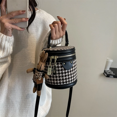 Bolso de Cubo de Pata de Gallo Francés Vintage Patchwork Pequeño Bolso de Mano Cilindro Para Mujer Con Colgante de Conejo