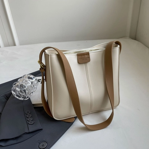 Fashion PU Leather Bucket Bag Large Capacity Commuting Crossbody Bag Solid Color Shoulder Bag With Stitching Details