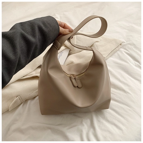 Women Minimalist PU Leather Underarm Bag Retro Large Capacity Shoulder Bag Solid Color Hobo Bag For Daily Commuting