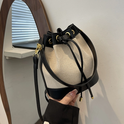 Women Fashion Woven Linen Patchwork Bucket Bag Contrast Color Drawstring Crossbody Shoulder Bag Summer Vacation Bag