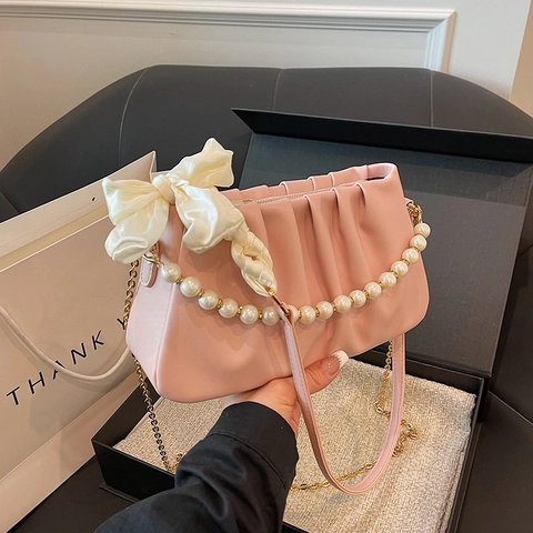 Sac Nuage Plissé Élégant pour Femmes Sac Bandoulière en Cuir PU Avec Chaîne en Perles et Nœud en Ruban de Satin Sac Épaule