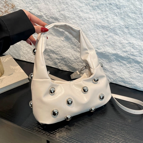 Borsa Sottobraccio in Pelle PU da Donna Moda Grande Capacità Sfera in Metallo Argento Borchiata Plissettata Hobo Borsa a Spalla Pendolare
