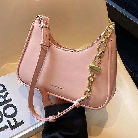 Bolso de Media Luna para Mujer en Piel Sintética PU Estilo Urbano Simple Con Correa de Cadena Dorada Ajustable Bolso de Hombro Moda Diario