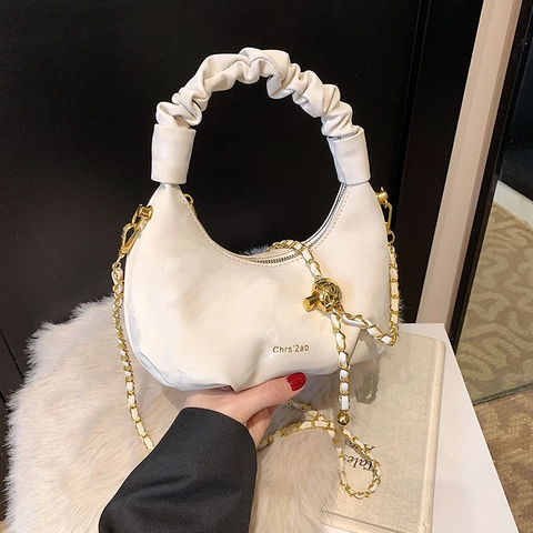 Borsa Dumpling da Donna in Pelle PU Arricciata Borsa a Tracolla di Lusso con Catena d'Oro con Pendente in Peluche