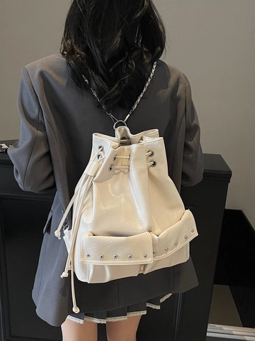 Zaino a Secchiello in Pelle PU Lucida Alla Moda Con Borchie a Rivetto per Donna Tracolla a Catena Argento Borsa a Tracolla Stile Moto