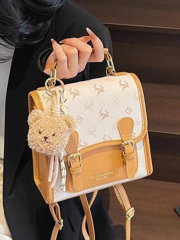 Damen Vintage PU Leder Mini Rucksack Mit Hirsch Print Und Bär Anhänger Multifunktions Verstellbarem Riemen Pendeltasche