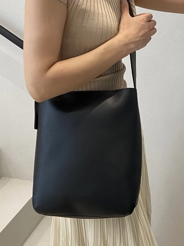 Retro Minimalist PU Leather Bucket Tote Bag For Women Summer Large Capacity Solid Color Shoulder Crossbody Bag With Stitching