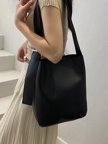 Retro Minimalist PU Leather Bucket Tote Bag For Women Summer Large Capacity Solid Color Shoulder Crossbody Bag With Stitching