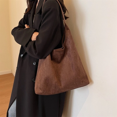 Women Large Capacity Flannel Shoulder Bag Minimalist Matte Suede Tote Bag Versatile Commuting Underarm Hobo Bag Solid Color Retro Purse