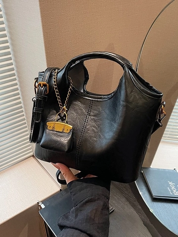 Damen Retro PU Leder Beuteltasche Große Kapazität Handtasche Umhängetasche Mit Mini Anhänger Goldkette Täglich Büro