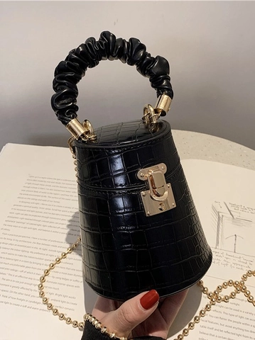Krokodillenpatroon PU Leer Bucket Bag Met Geplooid Handvat Gouden Bal Ketting Crossbody Tas Voor Dames