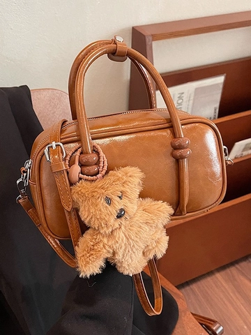 Sac Boston Rétro en Cuir PU Brillant Femme Pendentif Ours Style Coréen Sac Bandoulière Mode Sac à Main Quotidien