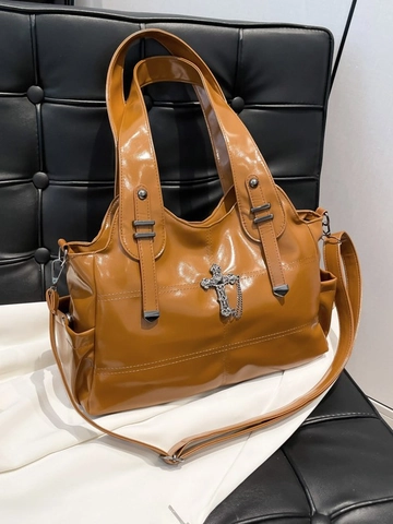 Damen Retro Glänzende PU Leder Tragetasche Mit Metall Kreuzanhänger Große Kapazität Schulter Umhängetasche Gothic Street Tasche