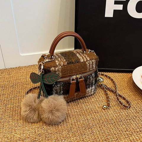 Vintage Karierte Wollene Kleine Box Tasche Für Damen Retro Karomuster Umhängetasche Mit Kette Und Kirsch Bommel Dekor