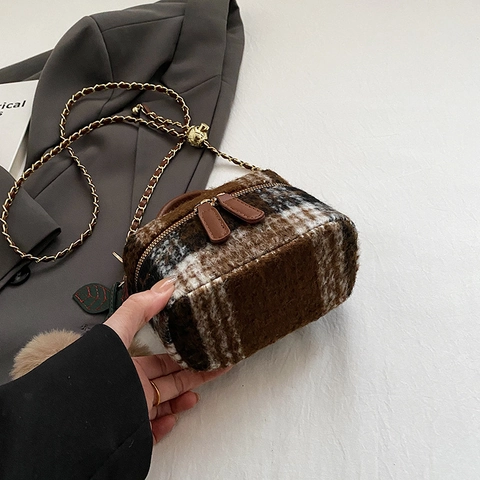 Vintage Karierte Wollene Kleine Box Tasche Für Damen Retro Karomuster Umhängetasche Mit Kette Und Kirsch Bommel Dekor