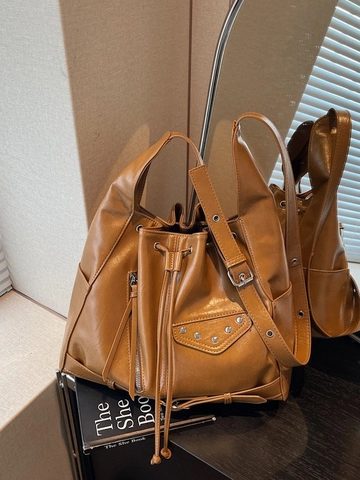 Bolso Tote de Cuero PU de Gran Capacidad para Mujer Estilo Motocicleta Vintage Decoración de Remaches Cordón Bolso Cubo