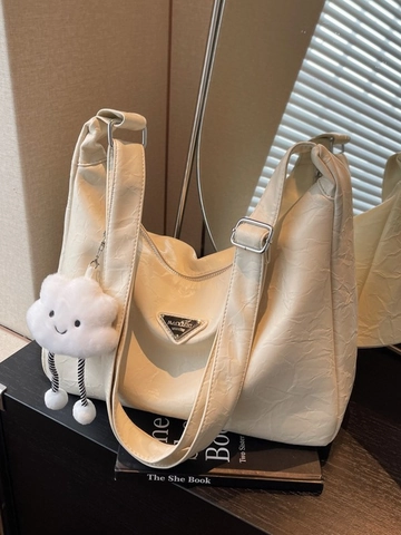 Women Large Capacity Wrinkled PU Leather Shoulder Bag Urban Minimalist Tote Crossbody Bag With Cloud Plush Pendant