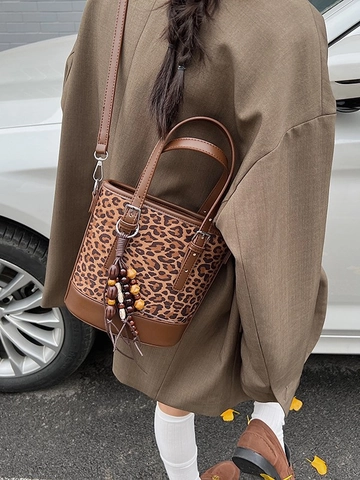 Damen Vintage Leopardenmuster PU Leder Beuteltasche Minimalistische Schulter Umhängetasche Mit Holzperlen Quaste Handtasche