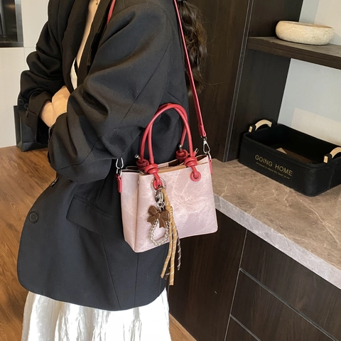 Women Retro PU Leather Bucket Bag Contrast Color Splicing Crossbody Handbag With Bow Pendant Elegant Shoulder Tote Bag