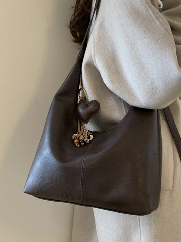 Women Large Capacity PU Leather Tote Bag Vintage Hobo Shoulder Bag With Heart Pendant Minimalist Retro Underarm Handbag